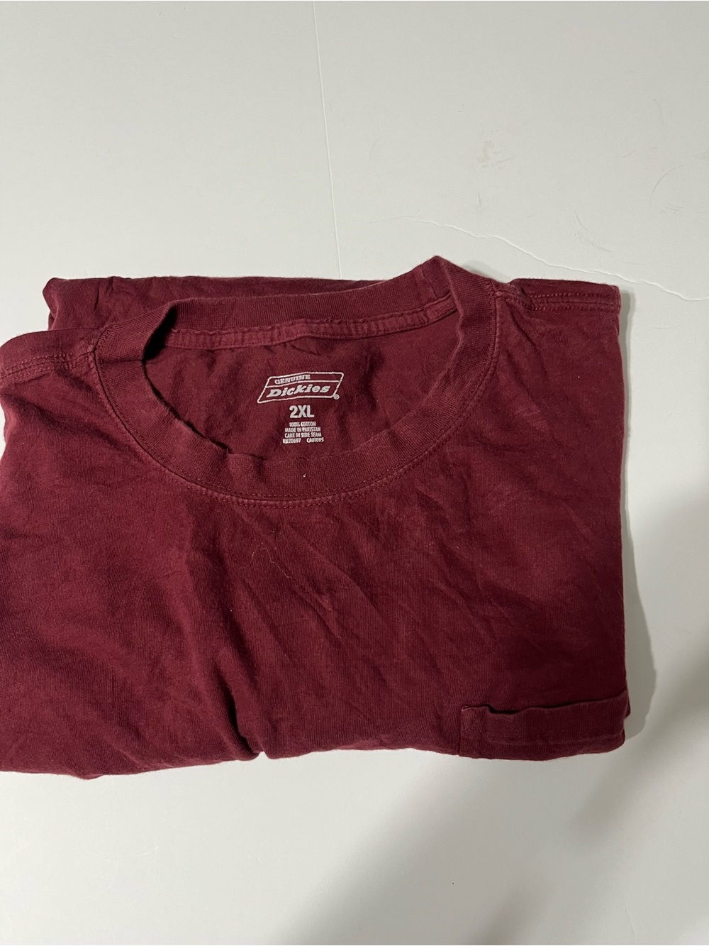 Dickies Short Sleeve Crew Pocket T-Shirt in Deep Burgundy